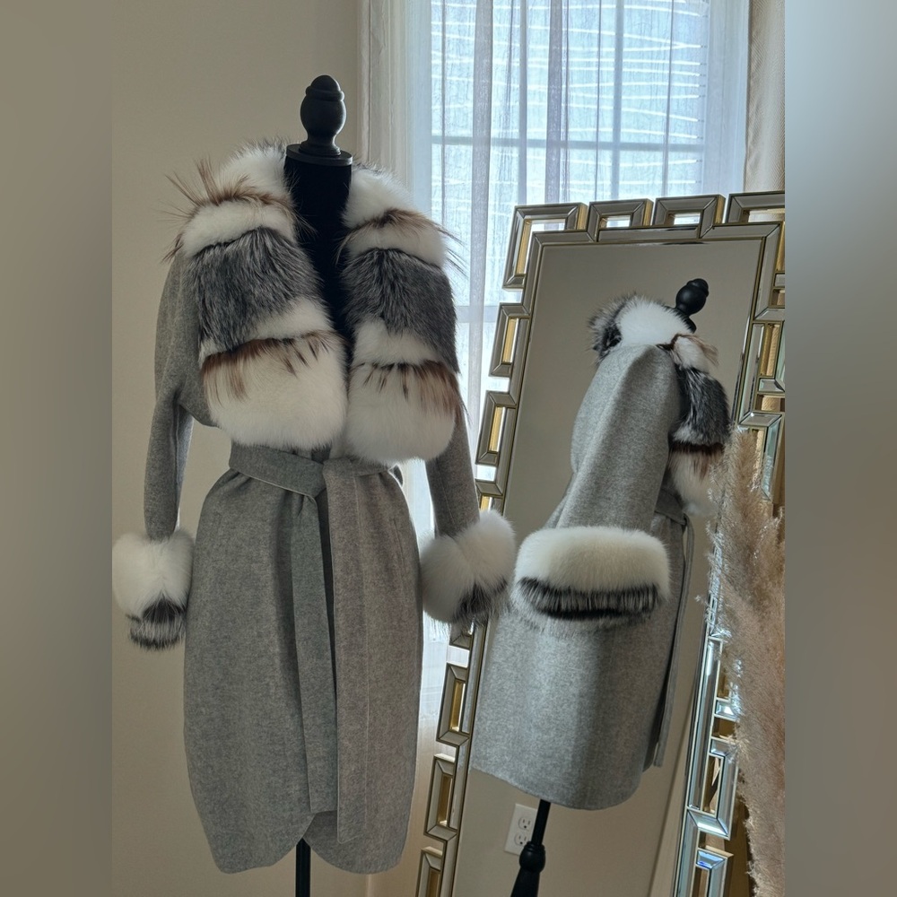 Elegant Alpaca Gray with Argentina Fox Fur-Trimmed Women's Coat
